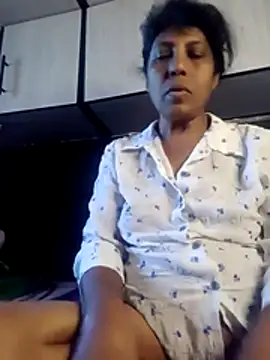 Snapshot of MsAttitude chatting on 10, 6, 2026 MsAttitude online show from 10, 6, 2026