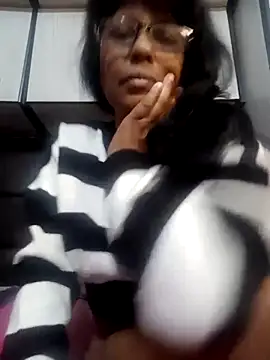 Snapshot of MsAttitude chatting on 27, 7, 2026 MsAttitude online show from 27, 7, 2026