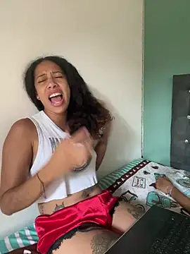 Snapshot of Miley_and_Vash chatting on 12, 12, 2024 Miley and Vash online show from 12, 12, 2024