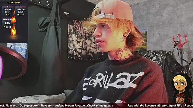 Snapshot of AcidMilo chatting on 13, 11, 2025 AcidMilo online show from 13, 11, 2025