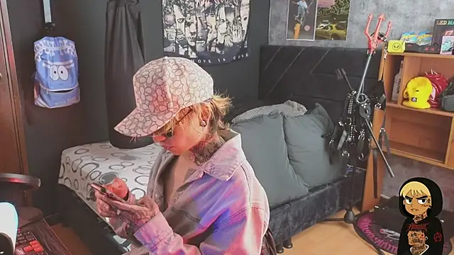 Snapshot of AcidMilo chatting on 19, 11, 2025 AcidMilo online show from 19, 11, 2025