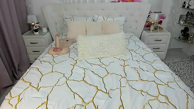 HottieSweetBritney online show from 4, 2, 2026