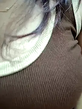 Snapshot of Nia__09 chatting on 8, 10, 2025 Nia  09 online show from 8, 10, 2025