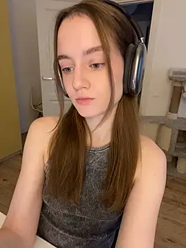 Snapshot of malyshhka chatting on 6, 12, 2024 malyshhka online show from 6, 12, 2024