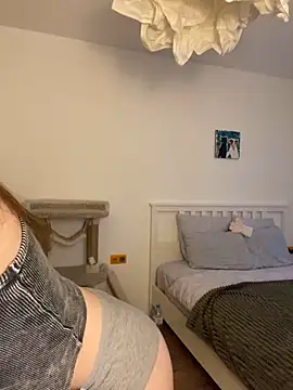 Snapshot of malyshhka chatting on 7, 12, 2024 malyshhka online show from 7, 12, 2024