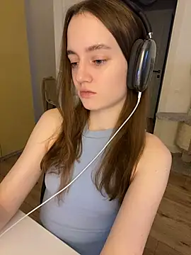 Snapshot of malyshhka chatting on 10, 12, 2024 malyshhka online show from 10, 12, 2024