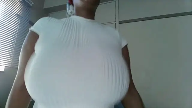 Snapshot of Charlie-Crawford chatting on 10, 5, 2026 Charlie-Crawford online show from 10, 5, 2026