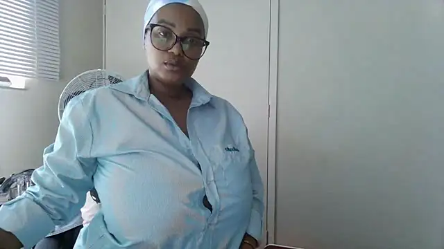 Snapshot of Charlie-Crawford chatting on 11, 5, 2026 Charlie-Crawford online show from 11, 5, 2026