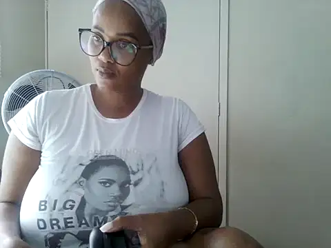 Snapshot of Charlie-Crawford chatting on 25, 5, 2026 Charlie-Crawford online show from 25, 5, 2026