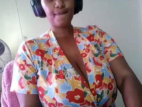 Snapshot of Charlie-Crawford chatting on 10, 6, 2026 Charlie-Crawford online show from 10, 6, 2026