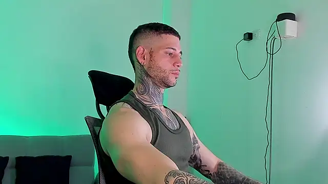 Snapshot of _jamesleandros1 chatting on 5, 7, 2026 jamesleandros1 online show from 5, 7, 2026