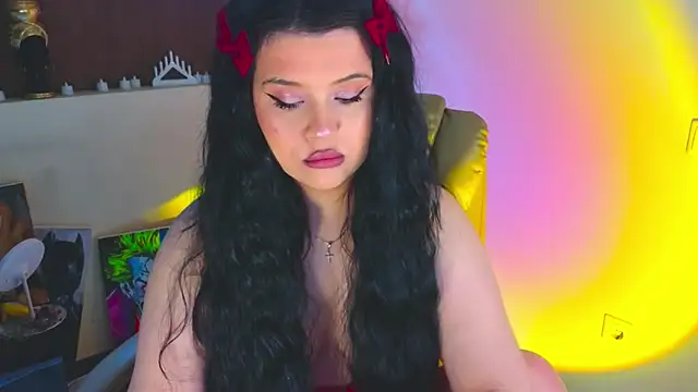 Snapshot of Malika_uAngel chatting on 25, 4, 2026 Malika uAngel online show from 25, 4, 2026
