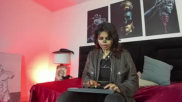 Snapshot of SabinaMerchetti chatting on 8, 10, 2025 SabinaMerchetti online show from 8, 10, 2025