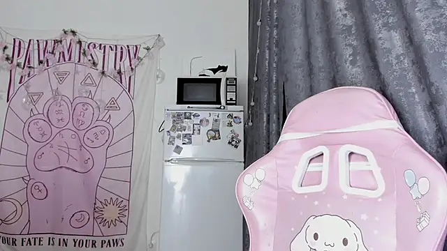 Snapshot of Holy420lolii chatting on 12, 9, 2025 Holy420lolii online show from 12, 9, 2025