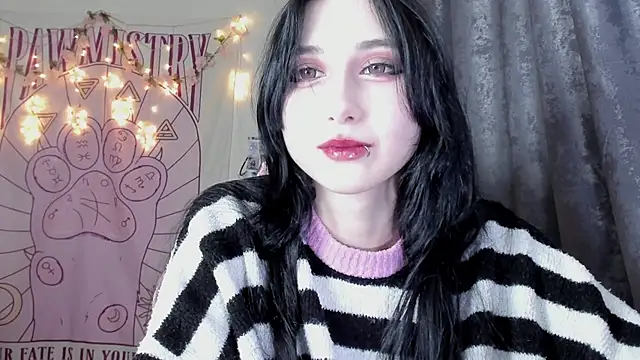 Snapshot of Holy420lolii chatting on 27, 10, 2025 Holy420lolii online show from 27, 10, 2025