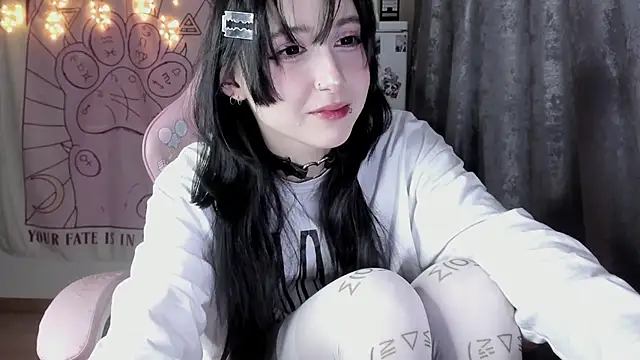 Snapshot of Holy420lolii chatting on 10, 11, 2025 Holy420lolii online show from 10, 11, 2025