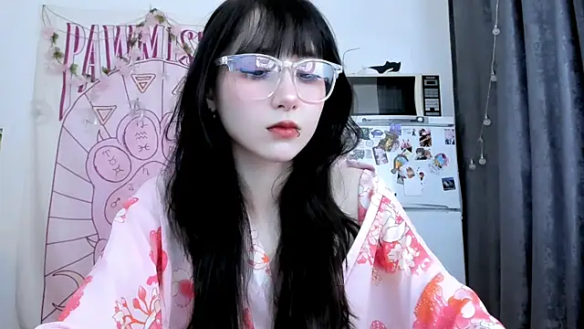 Snapshot of Holy420lolii chatting on 10, 6, 2026 Holy420lolii online show from 10, 6, 2026