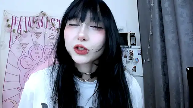 Snapshot of Holy420lolii chatting on 14, 6, 2026 Holy420lolii online show from 14, 6, 2026