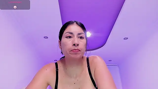 Snapshot of Bethany_Jones chatting on 25, 1, 2025 Bethany Jones online show from 25, 1, 2025