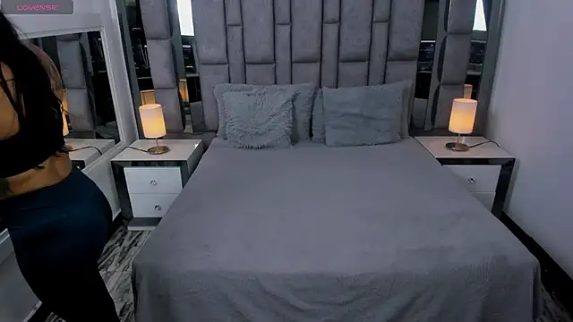 Snapshot of EMMAHILL1 chatting on 16, 10, 2025 EMMAHILL1 online show from 16, 10, 2025