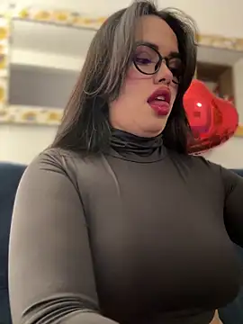 Snapshot of andra_rose chatting on 11, 2, 2025 andra rose online show from 11, 2, 2025