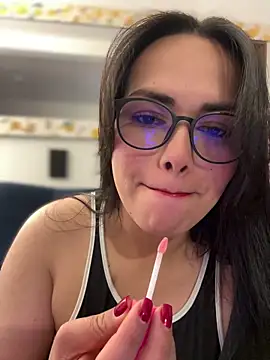 Snapshot of andra_rose chatting on 14, 2, 2025 andra rose online show from 14, 2, 2025