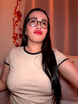 Snapshot of andra_rose chatting on 10, 10, 2025 andra rose online show from 10, 10, 2025