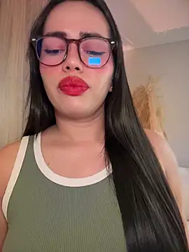 Snapshot of andra_rose chatting on 19, 7, 2026 andra rose online show from 19, 7, 2026