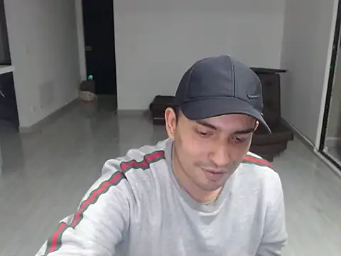 Uncut Hairy Dick online show from 28, 10, 2025