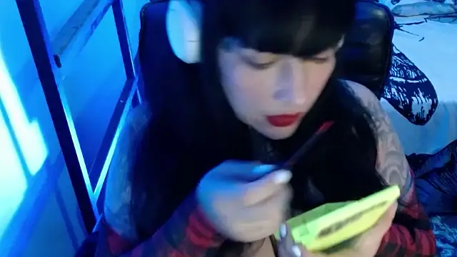 VampGirl1 online show from 4, 2, 2025