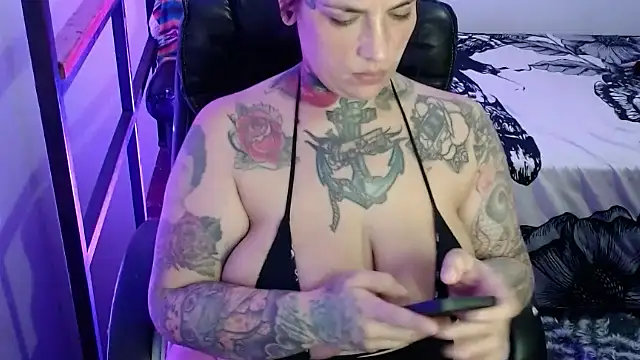 VampGirl1 online show from 7, 2, 2025