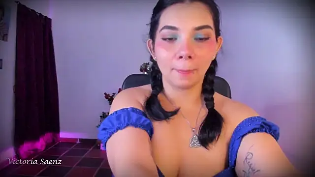 victoriaasaenz  online show from 2, 4, 2026