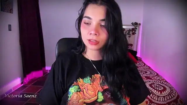 victoriaasaenz  online show from 9, 4, 2026