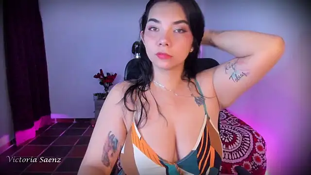 victoriaasaenz  online show from 24, 4, 2026
