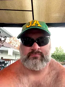 Snapshot of fat_cock_4_you chatting on 14, 10, 2025 fat cock 4 you online show from 14, 10, 2025