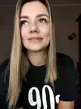 Snapshot of KrissSexi chatting on 3, 3, 2025 KrissSexi online show from 3, 3, 2025