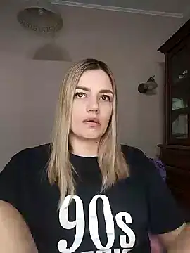 Snapshot of KrissSexi chatting on 3, 3, 2025 KrissSexi online show from 3, 3, 2025