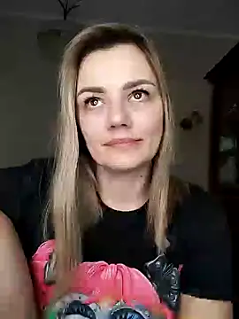 Snapshot of KrissSexi chatting on 4, 3, 2025 KrissSexi online show from 4, 3, 2025