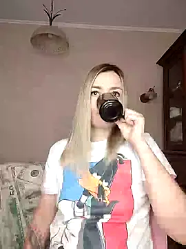 Snapshot of KrissSexi chatting on 5, 3, 2025 KrissSexi online show from 5, 3, 2025