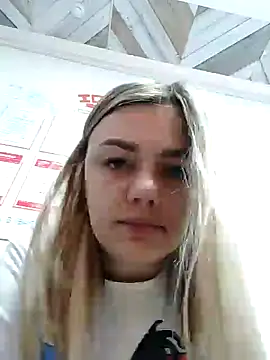 Snapshot of KrissSexi chatting on 5, 3, 2025 KrissSexi online show from 5, 3, 2025