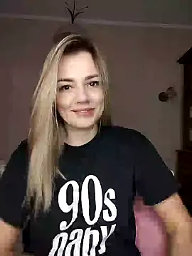 Snapshot of KrissSexi chatting on 6, 3, 2025 KrissSexi online show from 6, 3, 2025