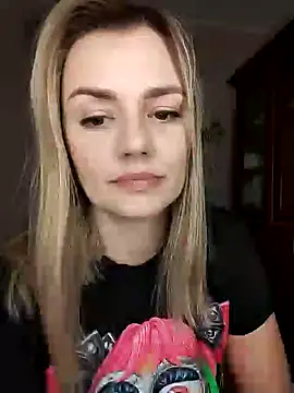 Snapshot of KrissSexi chatting on 6, 3, 2025 KrissSexi online show from 6, 3, 2025