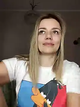 Snapshot of KrissSexi chatting on 7, 3, 2025 KrissSexi online show from 7, 3, 2025