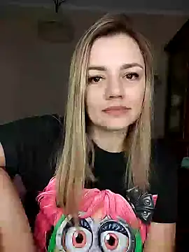 Snapshot of KrissSexi chatting on 8, 3, 2025 KrissSexi online show from 8, 3, 2025