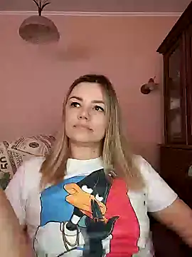 Snapshot of KrissSexi chatting on 9, 3, 2025 KrissSexi online show from 9, 3, 2025