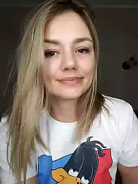 Snapshot of KrissSexi chatting on 11, 3, 2025 KrissSexi online show from 11, 3, 2025