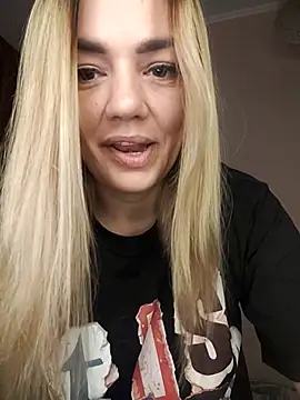 Snapshot of KrissSexi chatting on 9, 9, 2025 KrissSexi online show from 9, 9, 2025