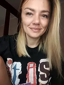 Snapshot of KrissSexi chatting on 13, 9, 2025 KrissSexi online show from 13, 9, 2025