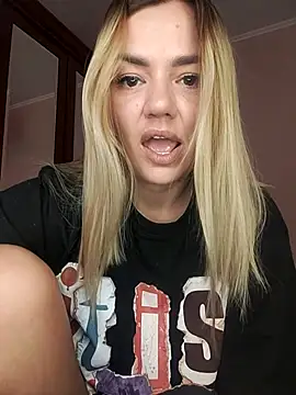 Snapshot of KrissSexi chatting on 14, 9, 2025 KrissSexi online show from 14, 9, 2025