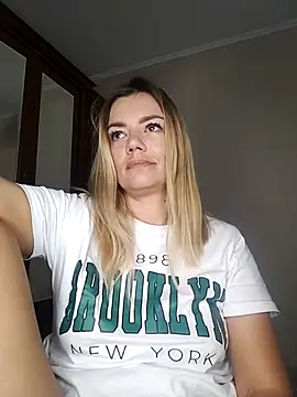 KrissSexi online show from 6, 10, 2025